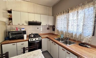 Dos casas en venta, en bloque - Haedo Norte