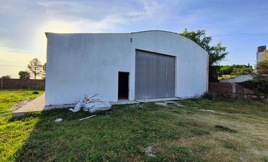 Galpón en alquiler con amplio terreno