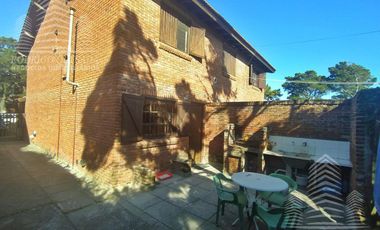 Duplex en zona de Mar de Ajo,a metros de Av. Tucuman,muy cómodo,amplio y confortable!!
