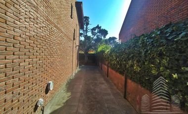 Duplex en zona de Mar de Ajo,a metros de Av. Tucuman,muy cómodo,amplio y confortable!!