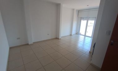 Departamento en Av. Primera Junta casi Urquiza