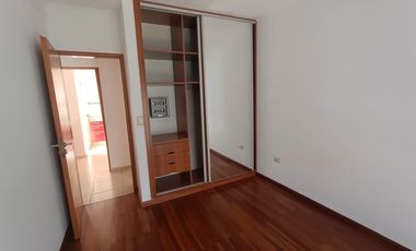 Departamento en Av. Primera Junta casi Urquiza