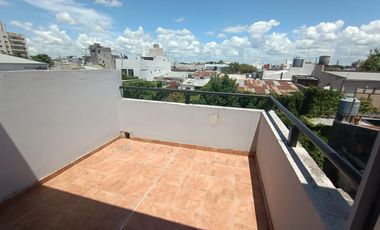Departamento en Av. Primera Junta casi Urquiza
