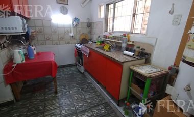 Venta de Casa 4 ambientes con cochera en Monte Chingolo