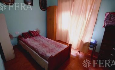 Venta de Casa 4 ambientes con cochera en Monte Chingolo