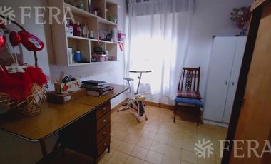 Venta de Casa 4 ambientes con cochera en Monte Chingolo
