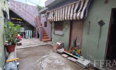 Venta de Casa 4 ambientes con cochera en Monte Chingolo