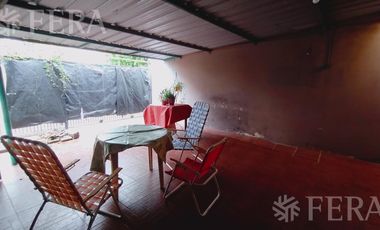 Venta de Casa 4 ambientes con cochera en Monte Chingolo