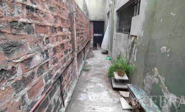 Venta de Casa 4 ambientes con cochera en Monte Chingolo