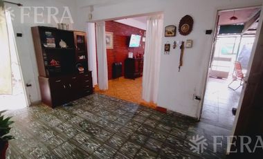 Venta de Casa 4 ambientes con cochera en Monte Chingolo