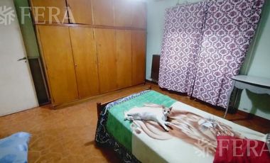 Venta de Casa 4 ambientes con cochera en Monte Chingolo