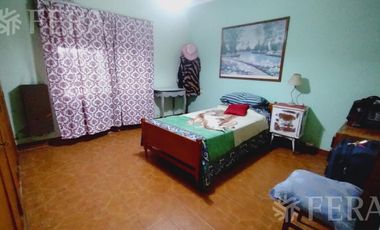 Venta de Casa 4 ambientes con cochera en Monte Chingolo