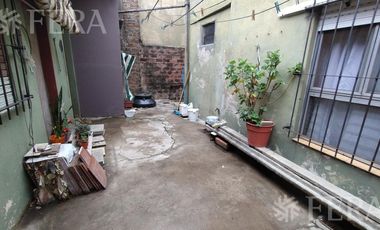 Venta de Casa 4 ambientes con cochera en Monte Chingolo