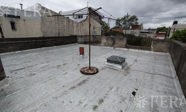 Venta de Casa 4 ambientes con cochera en Monte Chingolo
