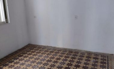 Se alquila local comercial