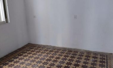 Se alquila local comercial