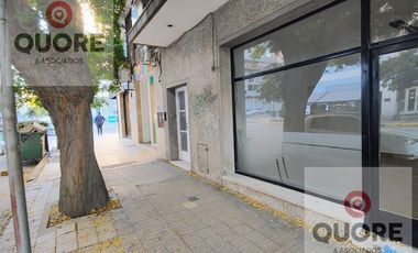 Se alquila local comercial