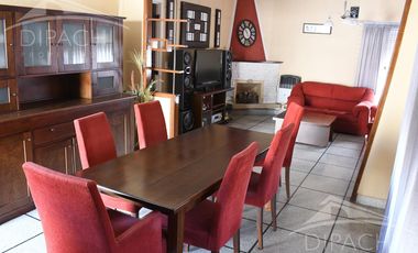 CASA 3 AMBIENTES CON COCHERA