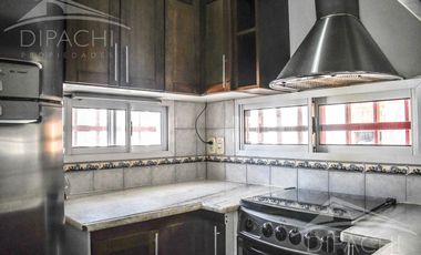 CASA 3 AMBIENTES CON COCHERA