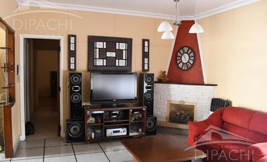 CASA 3 AMBIENTES CON COCHERA