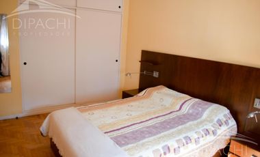 CASA 3 AMBIENTES CON COCHERA