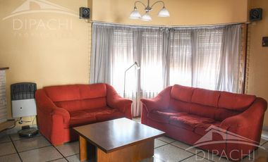 CASA 3 AMBIENTES CON COCHERA