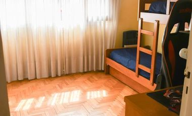 CASA 3 AMBIENTES CON COCHERA