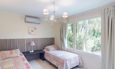 Cod 289  Alquiler y Venta USD 410.000.- Reinamora e/ Caoba y Cerezo