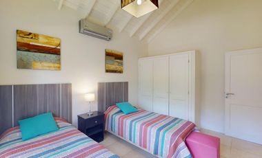 Cod 289  Alquiler y Venta USD 410.000.- Reinamora e/ Caoba y Cerezo