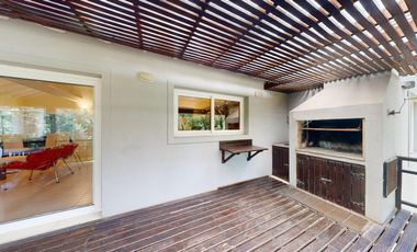 Cod 289  Alquiler y Venta USD 410.000.- Reinamora e/ Caoba y Cerezo