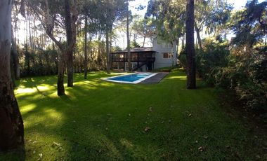 Cod 289  Alquiler y Venta USD 410.000.- Reinamora e/ Caoba y Cerezo