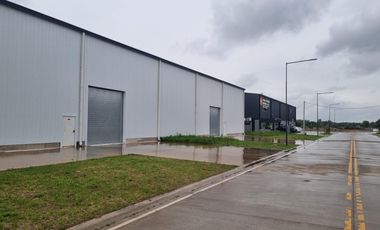 Depósito en Canning (E. Echeverria)