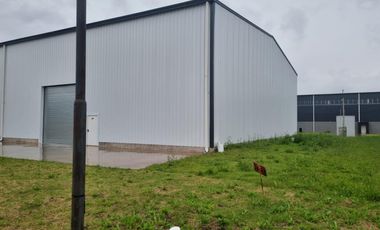Depósito en Canning (E. Echeverria)