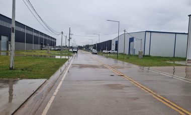 Depósito en Canning (E. Echeverria)