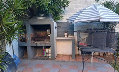 CASA MULTIFAMILIAR 200 MTS - 3 PH EN BLOCK - VILLA MARTELLI - VENDE