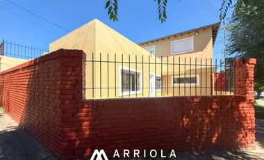 Local + 2 departamentos de 3 ambientes. Venta en BLOCK. Barrio San Carlos