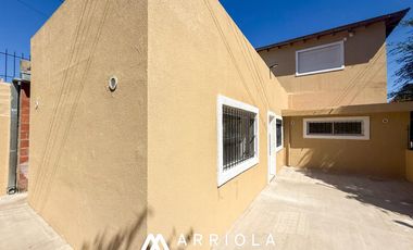 Local + 2 departamentos de 3 ambientes. Venta en BLOCK. Barrio San Carlos