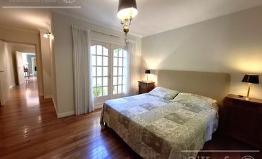 Casa con escritura en Barrio San Juan. Lote esquina verde. Hudson. Berazategui
