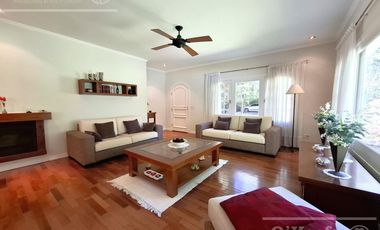 Casa con escritura en Barrio San Juan. Lote esquina verde. Hudson. Berazategui