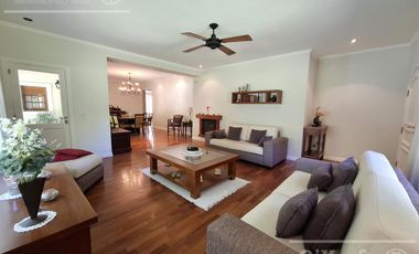 Casa con escritura en Barrio San Juan. Lote esquina verde. Hudson. Berazategui