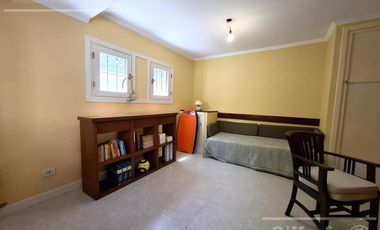 Casa con escritura en Barrio San Juan. Lote esquina verde. Hudson. Berazategui