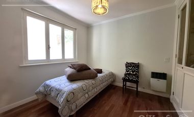 Casa con escritura en Barrio San Juan. Lote esquina verde. Hudson. Berazategui