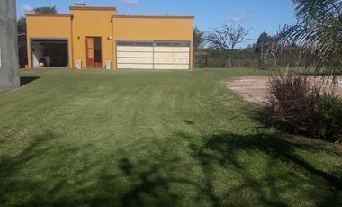 Casa de campo a terminar con quincho/depto con amplia pileta