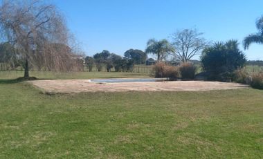 Casa de campo a terminar con quincho/depto con amplia pileta