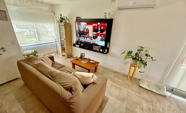 Casa en Laguna Azul II a Metros del Ingreso