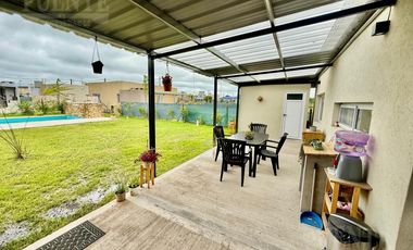 Casa en Laguna Azul II a Metros del Ingreso