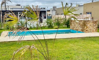Casa en Laguna Azul II a Metros del Ingreso