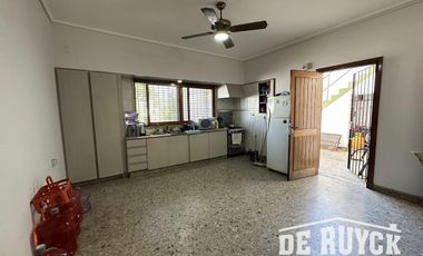 Galpón + oficinas + casa