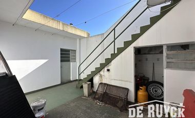 Galpón + oficinas + casa