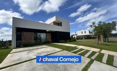VENTA y ALQUILER casa al lago en barrio Vistas, Puertos (3 dormitorios, dependencia, pileta)